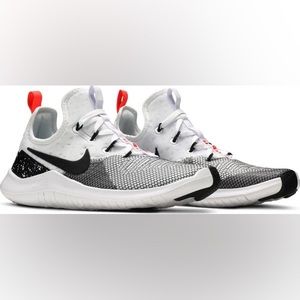 Nike Womens Free TR 8